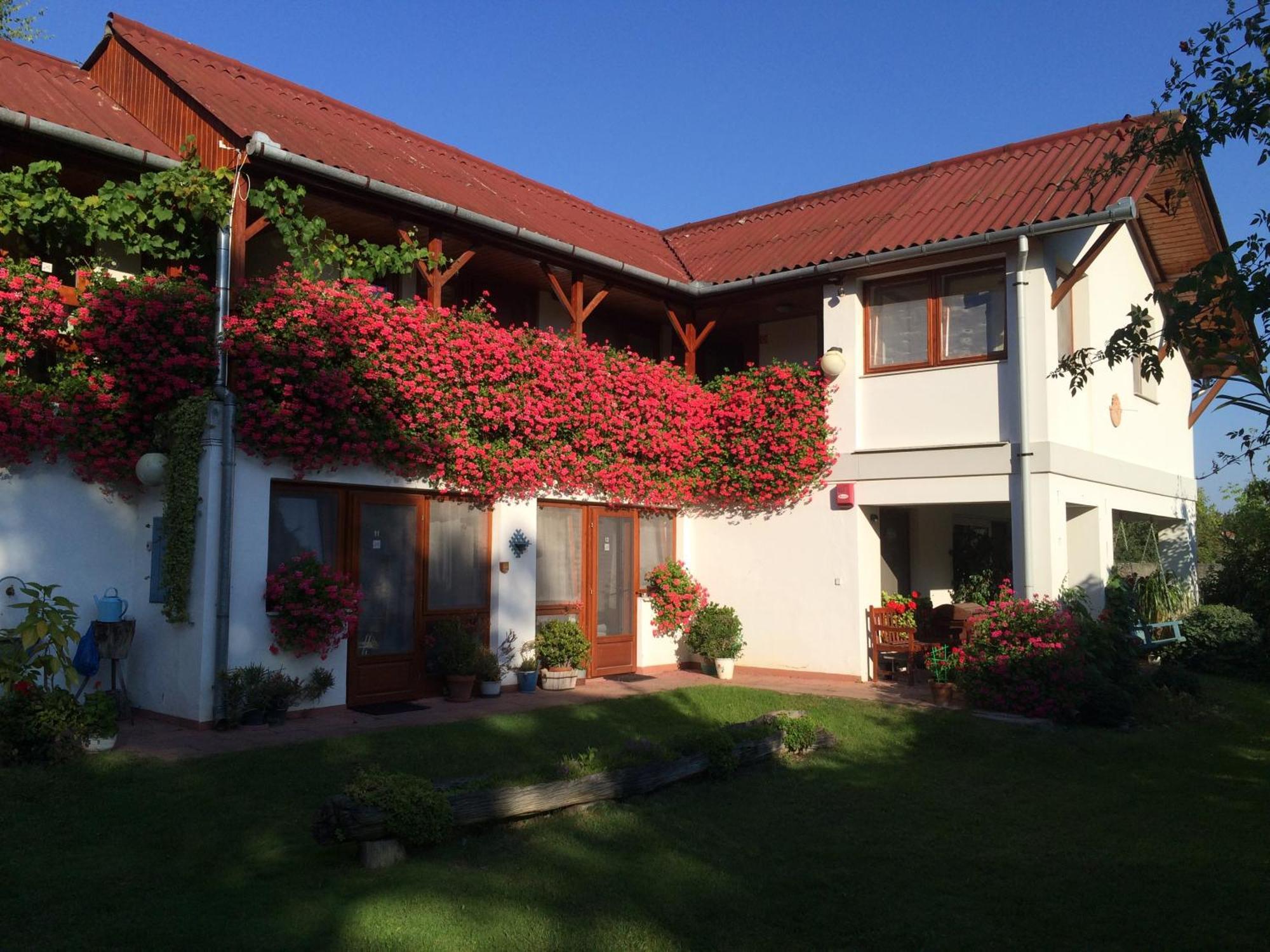 Ida Rooms Lajosmizse Exterior photo