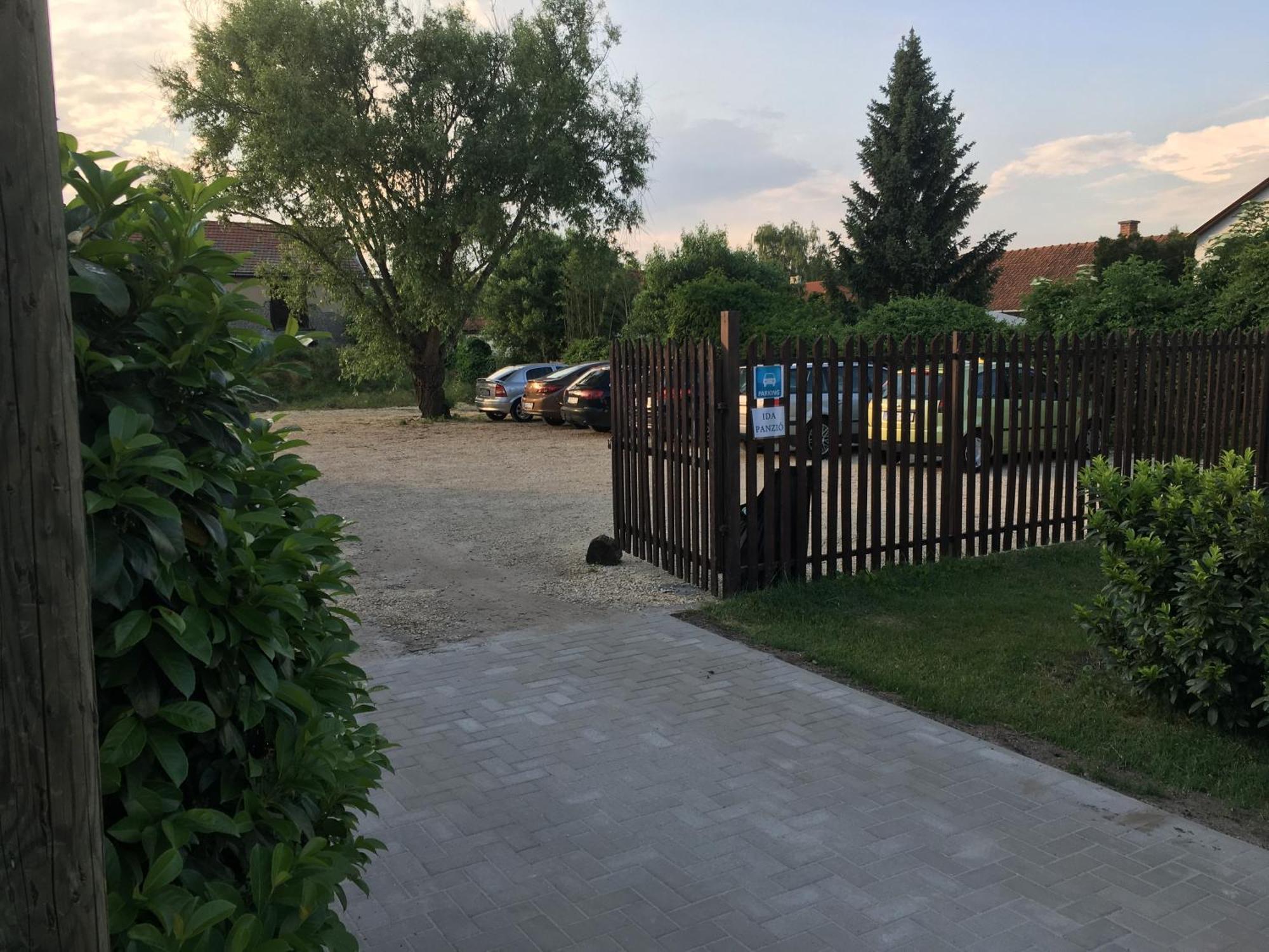 Ida Rooms Lajosmizse Exterior photo